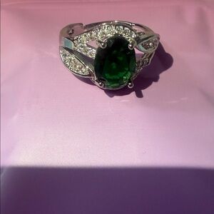 Elegant Silver and Green Gemstone Ring
